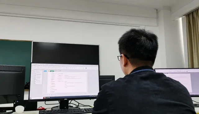 广州乔白信息科技有限公司让信息技术支持应用更加简单
